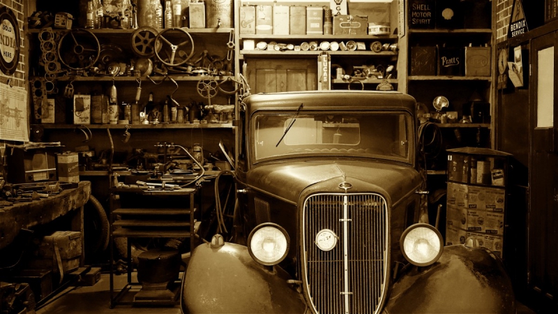 vitrine--min_antique_auto_automobile_automotive_car_classic_equipment_fix-1169797