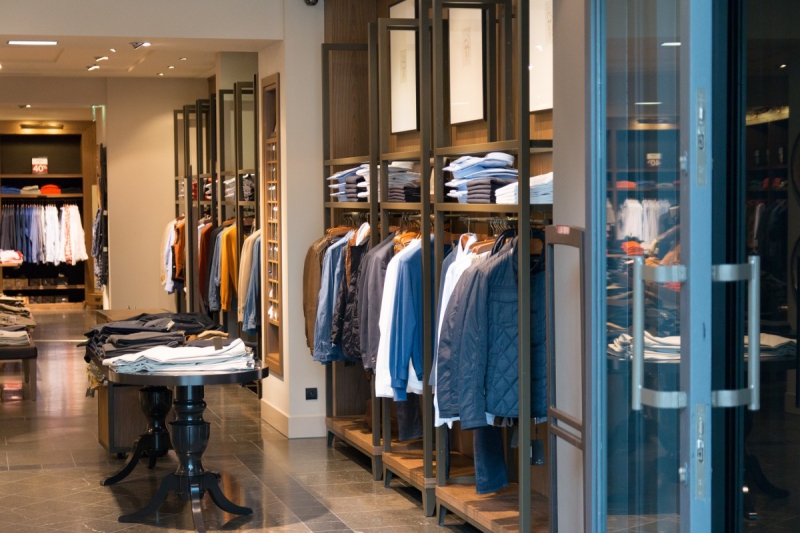 vitrine--min_shop_clothes_clothing_shopping_mall_shopping_kielce_crown_poland-862477